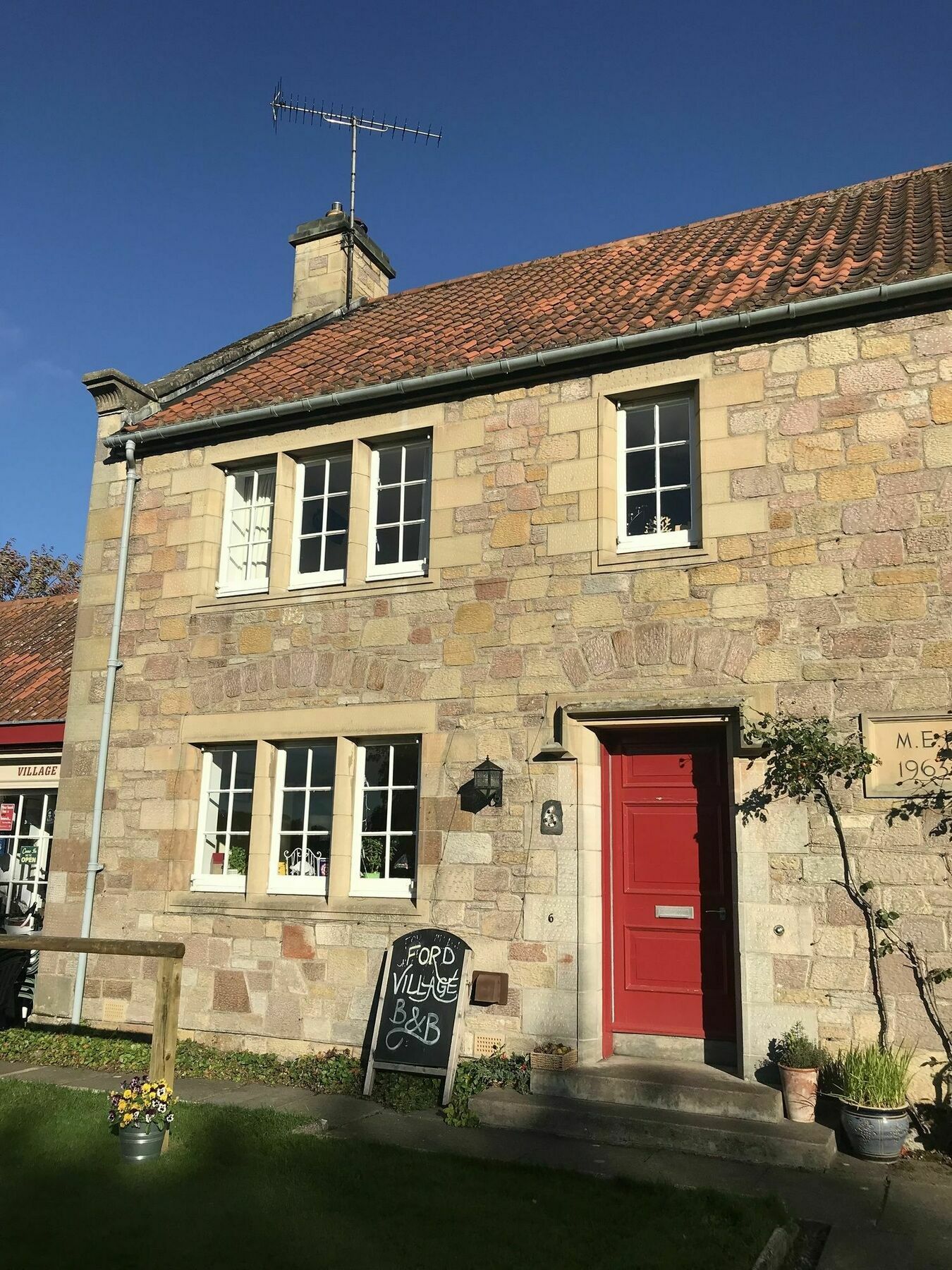 Ford Village Bed & Breakfast エクステリア 写真